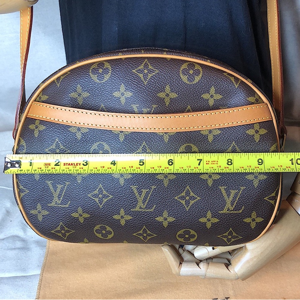 LOUIS VUITTON Monogram Blois Crossbody Shoulder Bag COMES WITH: LV Dust Bag, COA - Picture 15 of 17